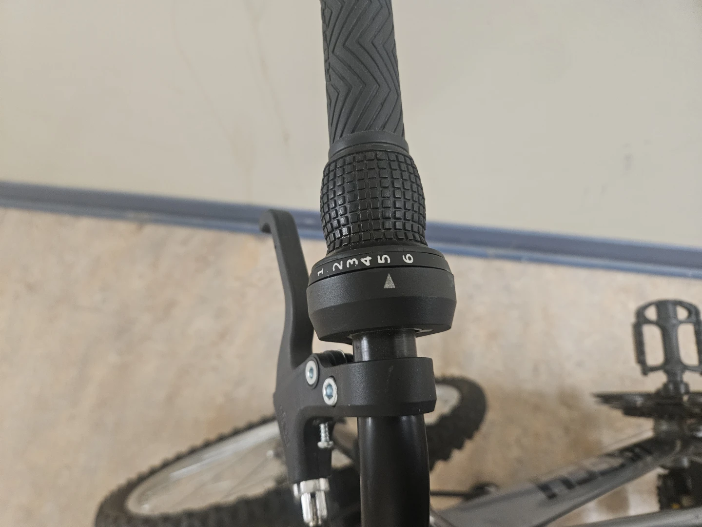HUFFY Mountain Bike (Pick up only!!) - photo 2