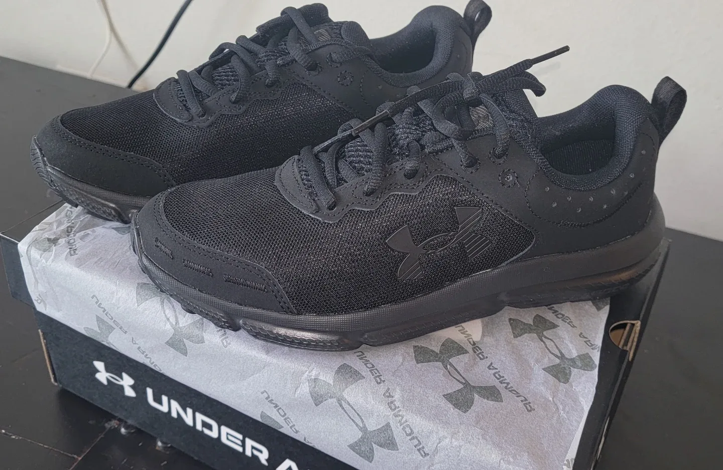 Men's Running Shoes - Black, Size 7.5