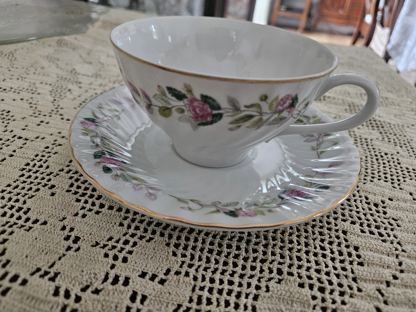 Set of 4 Teacups and Saucers