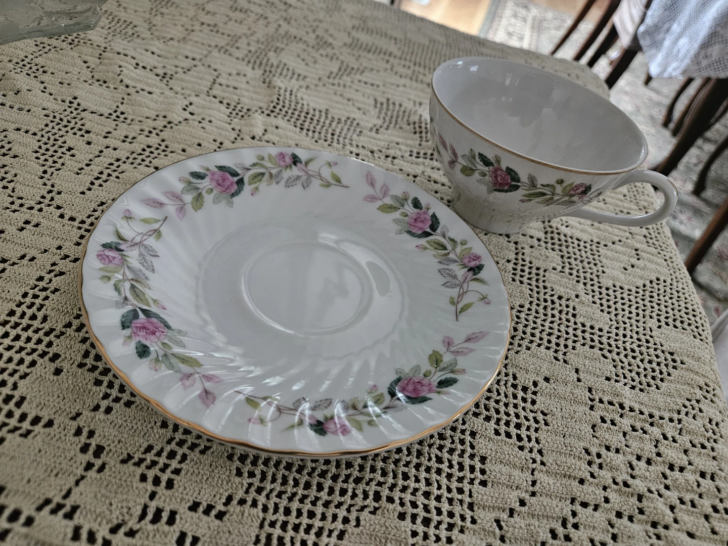 Set of 4 Teacups and Saucers - photo 3