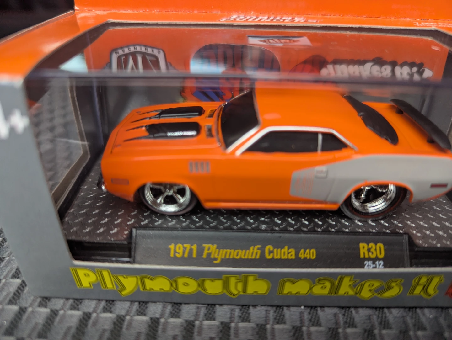 M2 Machines 1971 Plymouth Cuda 440 Orange Diecast Car - photo 2