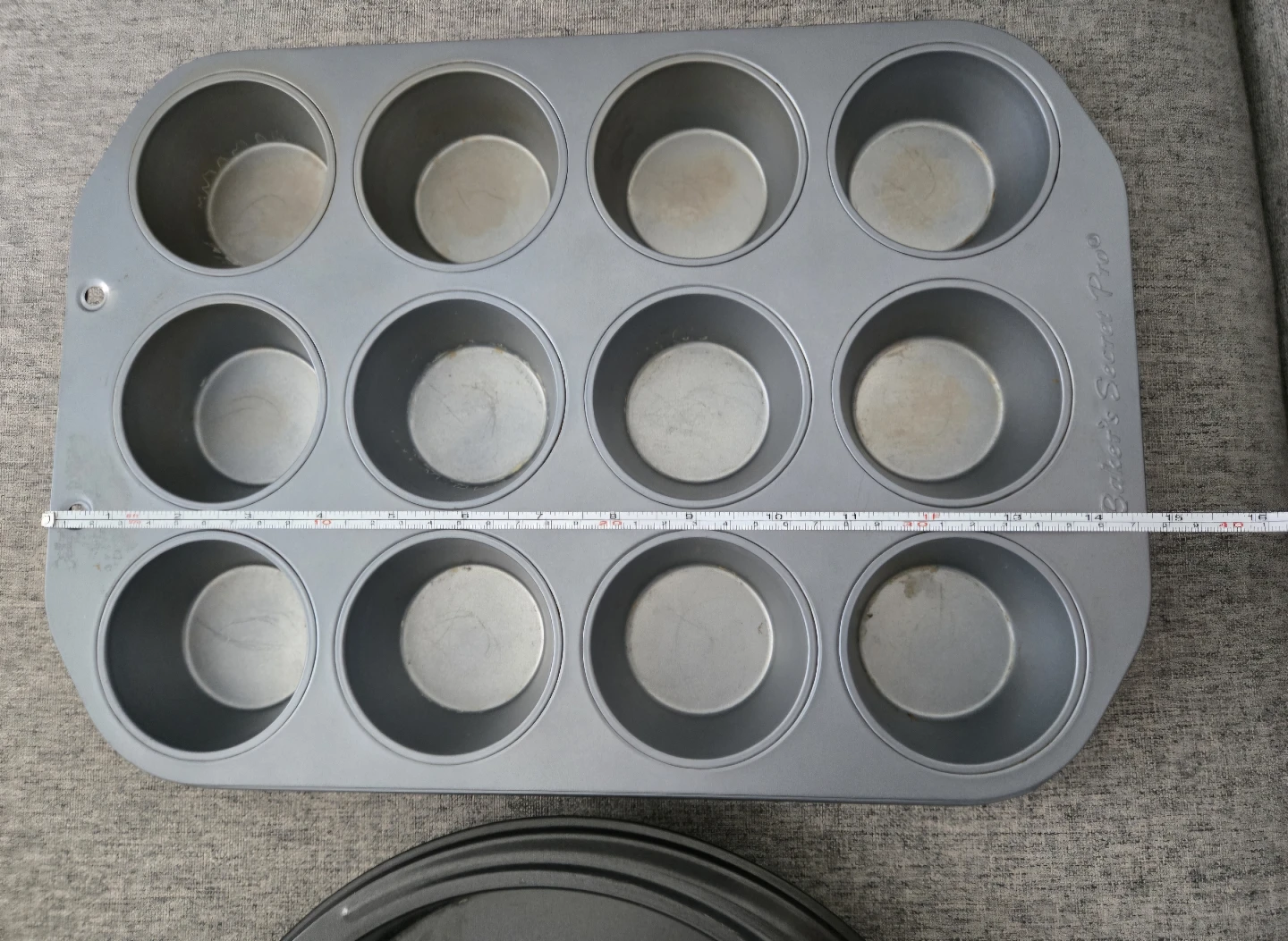 Baker's Secret Cake and Muffin Pan ⚽️ - photo 3