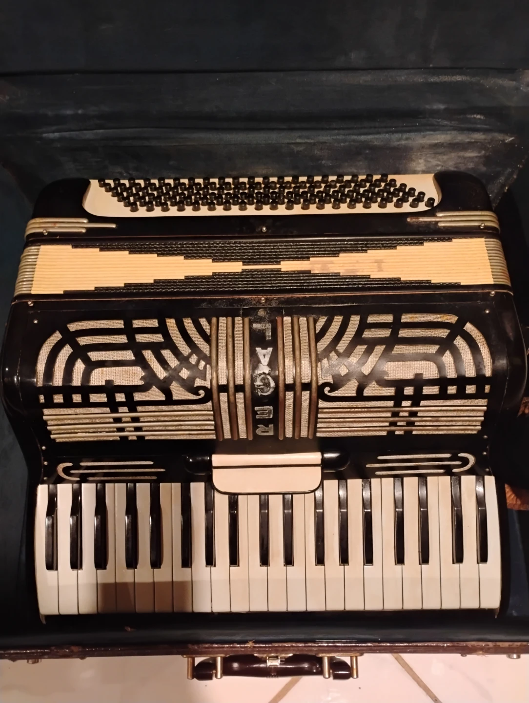 Vintage accordion - photo 2