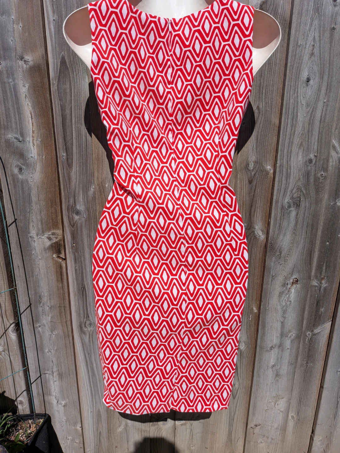 Red and White Diamond Print Sleeveless Dress - photo 5