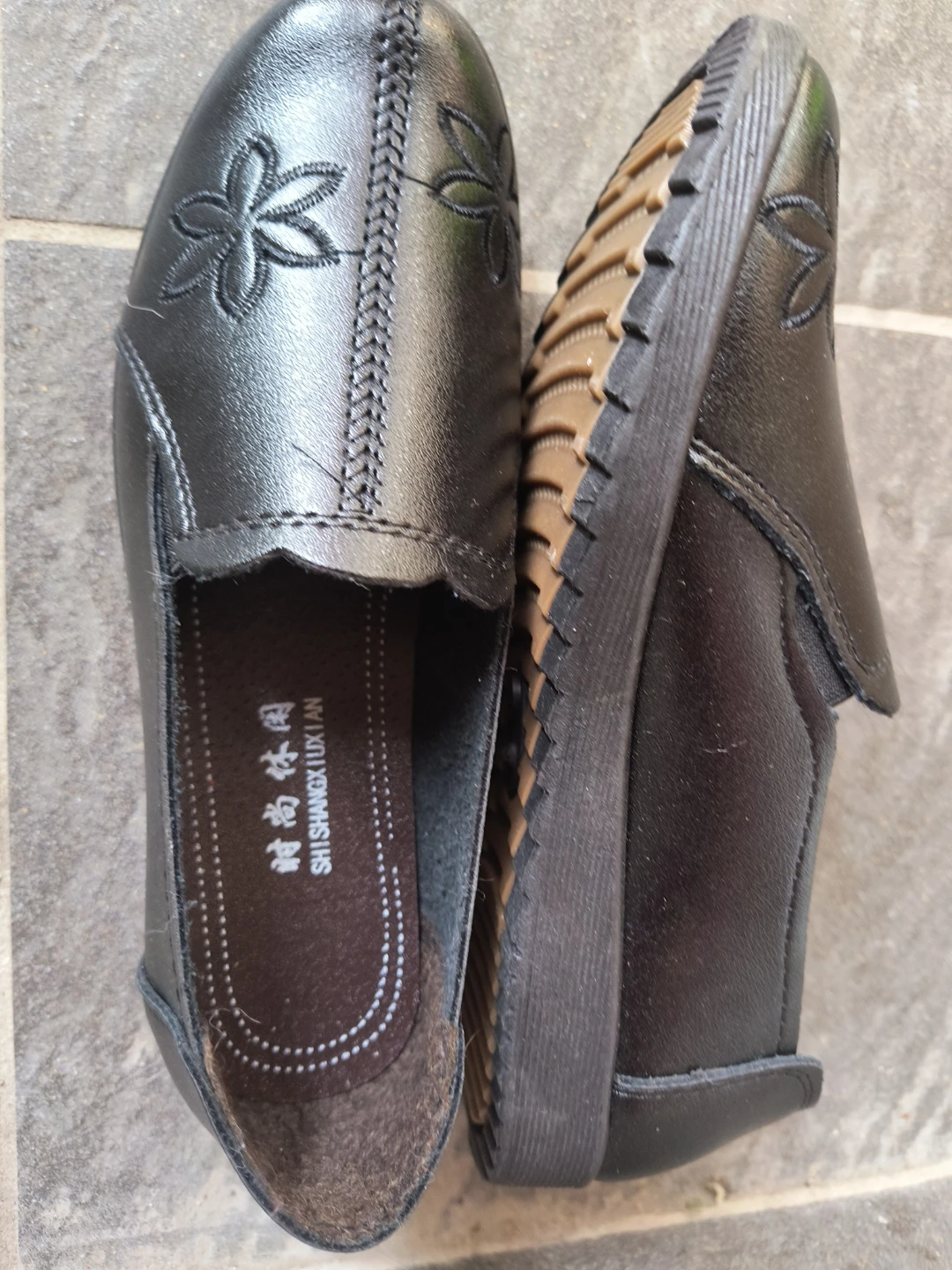 Black Slip-On Loafers with Flower Detail - photo 2