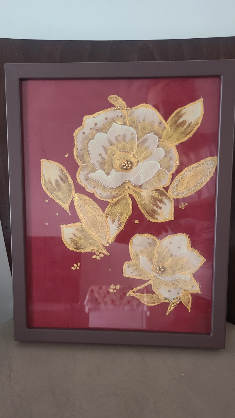 Hand-Embroidered & Framed Floral Elegance - photo 3