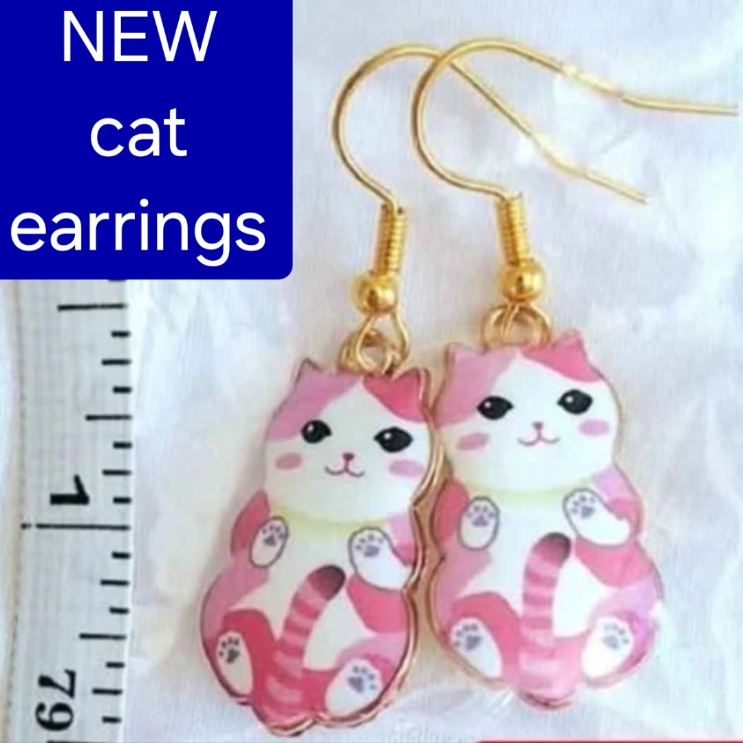 Cat Earrings - NEW