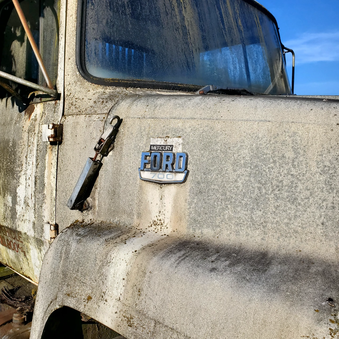 Ford 700 Flatbed Truck - photo 3