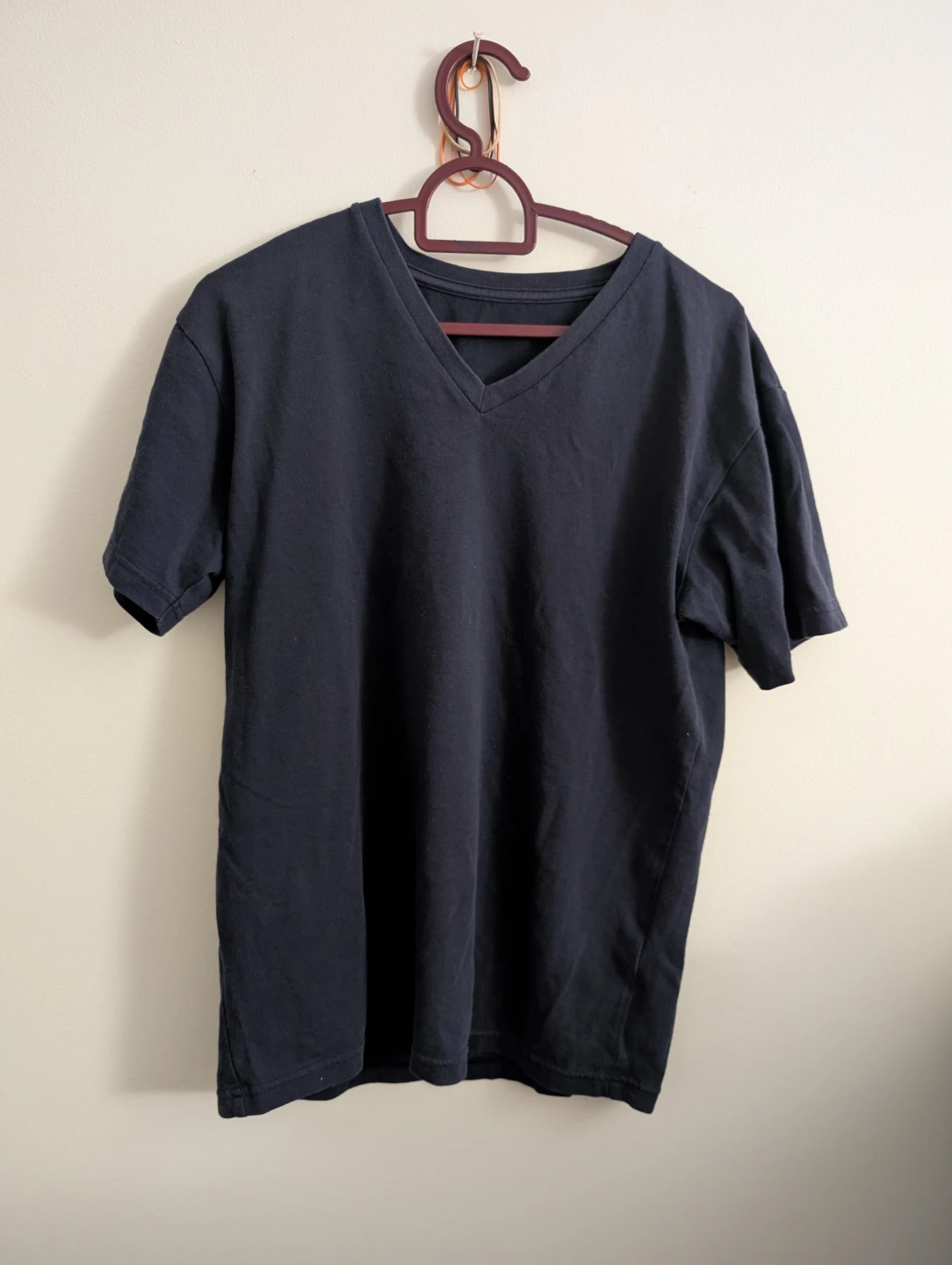 Uniqlo V-Neck T-Shirt Summer Navy Unisex ptp 18"