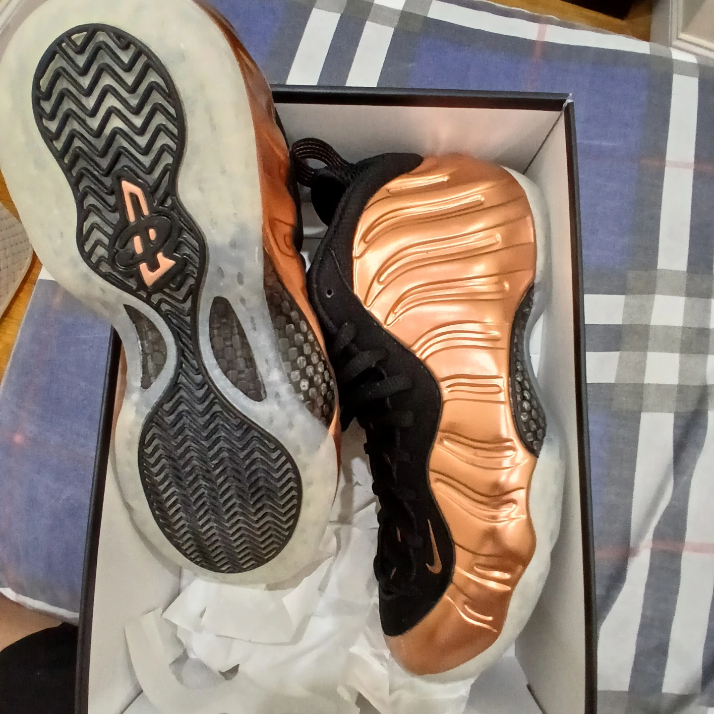 Nike Air Foamposite One Black/Metallic Copper Size 10 - photo 2