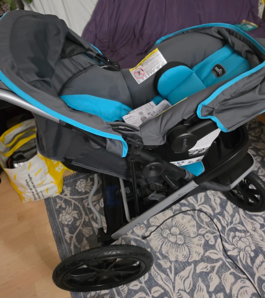 Evenflo Victory Plus Infant Car Seat and Stroller - photo 2