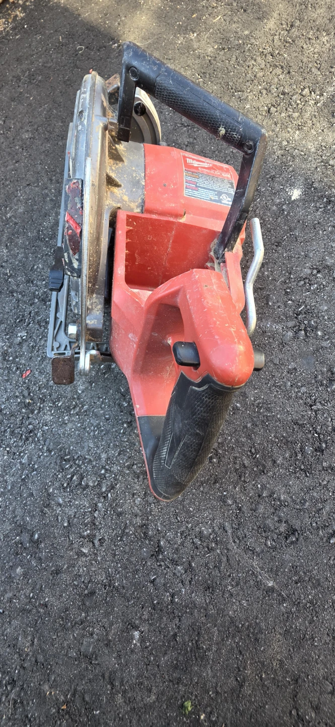 Milwaukee FUEL Brushless Circular Saw - photo 4