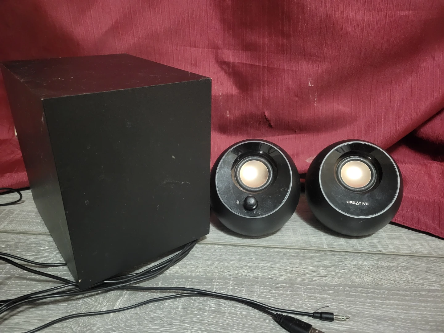 Computer speakers