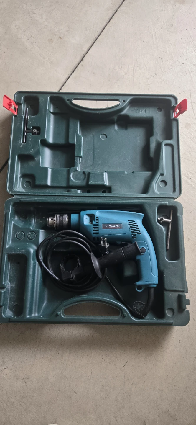 Makita HP1500 Hammer Drill with Case