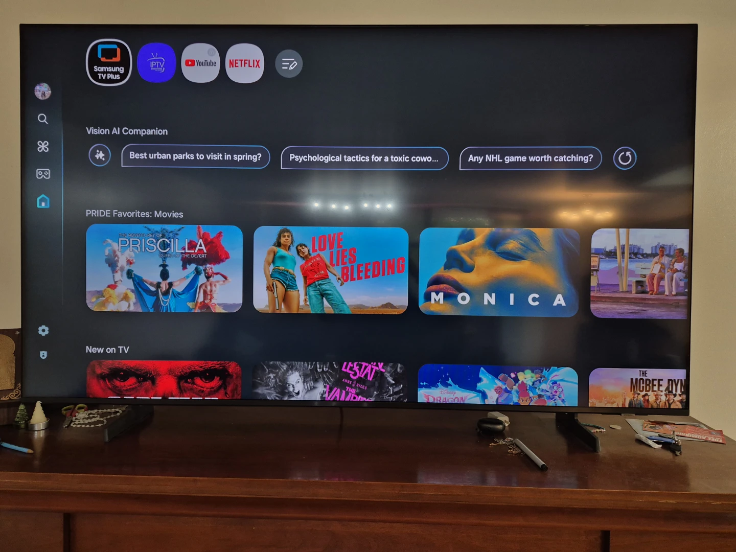 Samsung 65''  QLED 4K Smart TV
