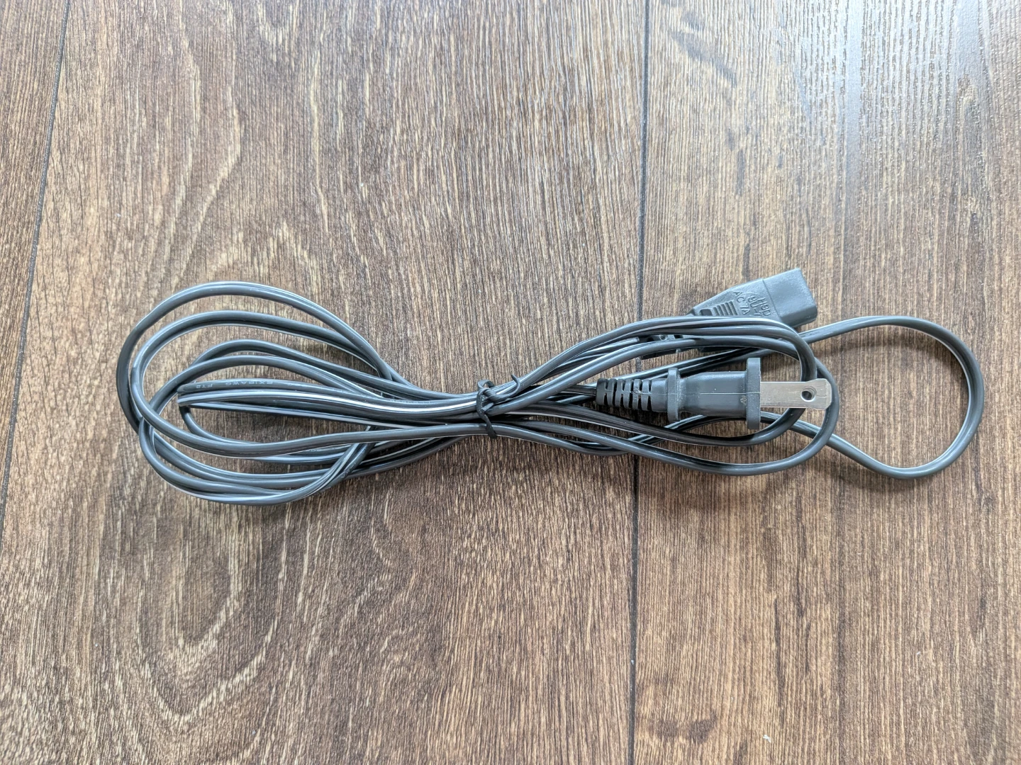 Pre-owned 2-prong power cord