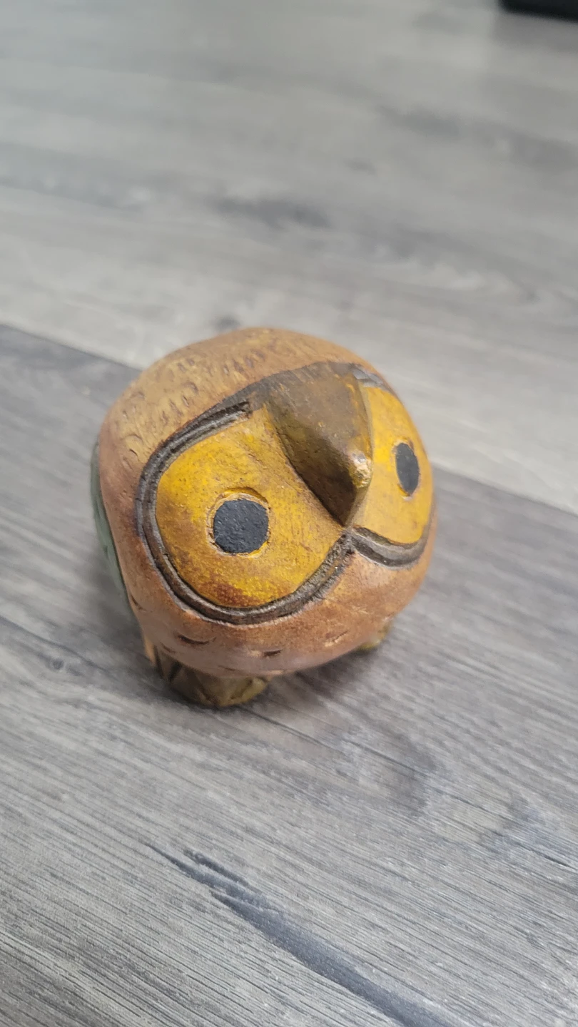 ⚽ Hand-carved Wooden Owl Figurine