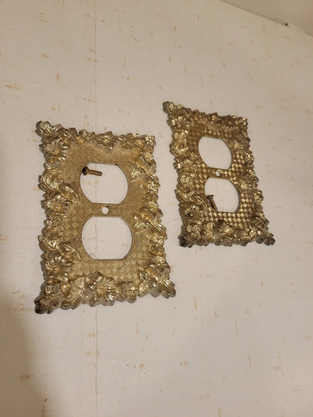 Four Mid Century Ornate Gold-Tone Outlet Covers - photo 2