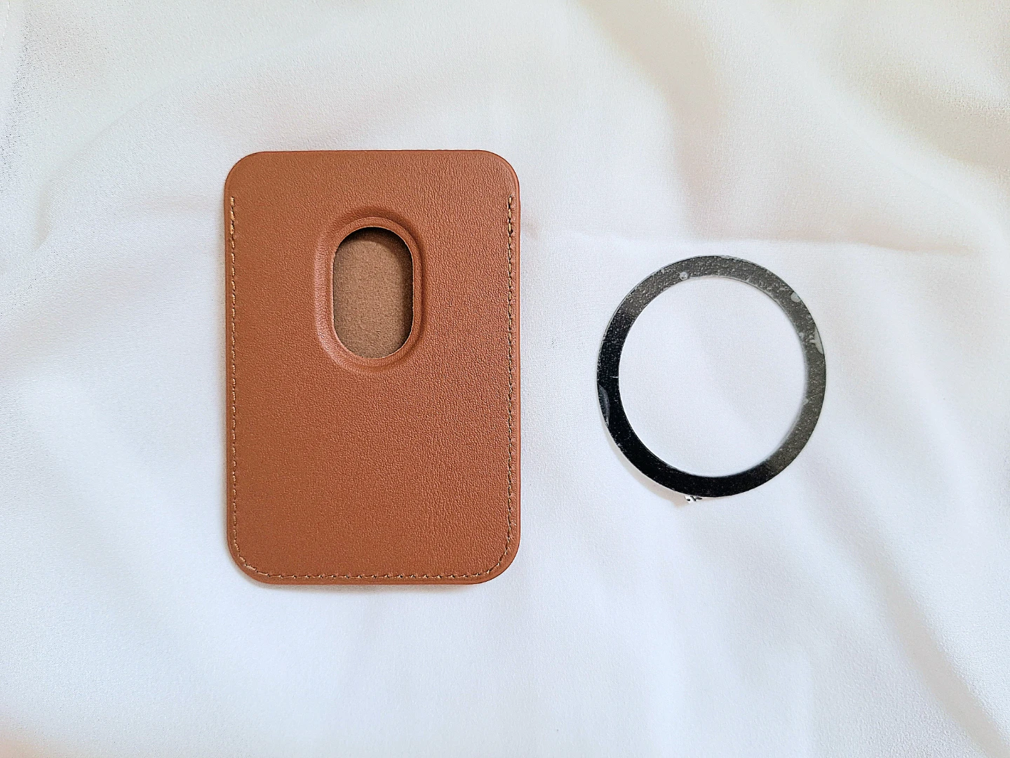 Wealthsimple Brown Card Holder with Magnetic Sticker - photo 2