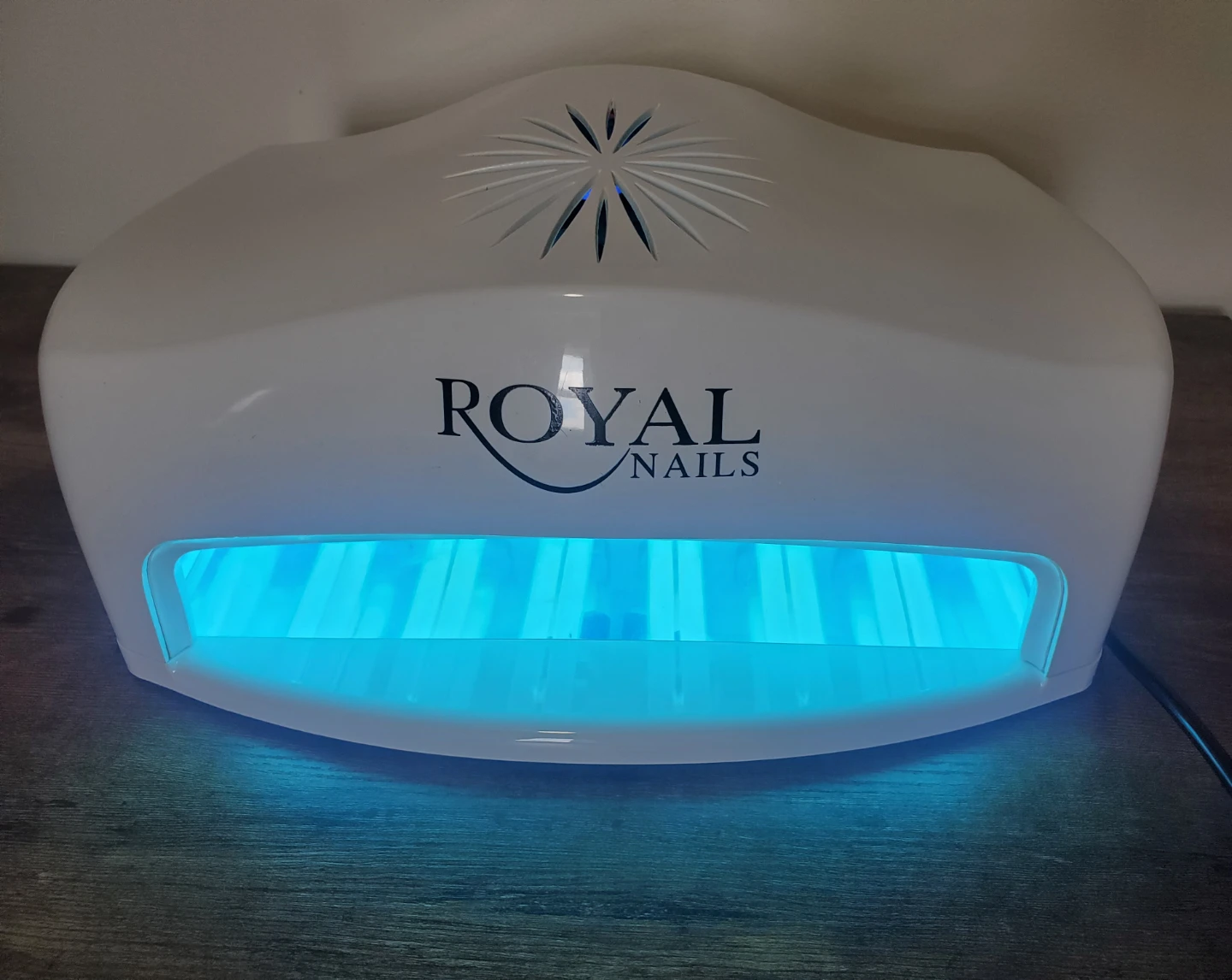 Royal Nails Professional UV Gel Nail Dryer & Anti-UV Gloves - photo 2