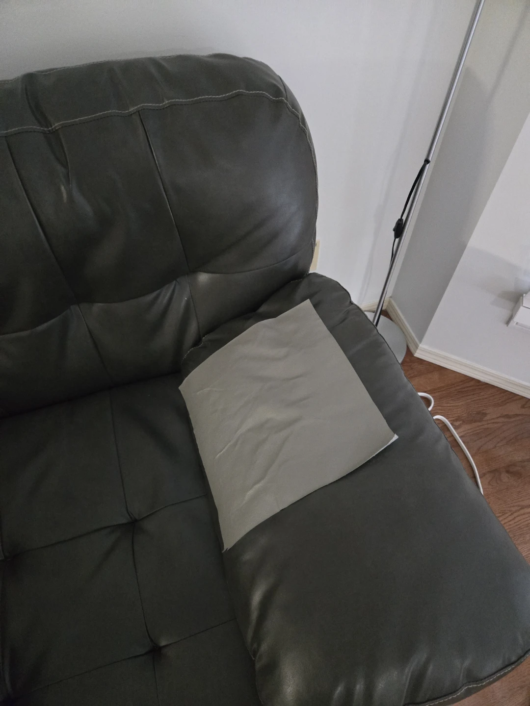 L-shaped sectional sofa - photo 3