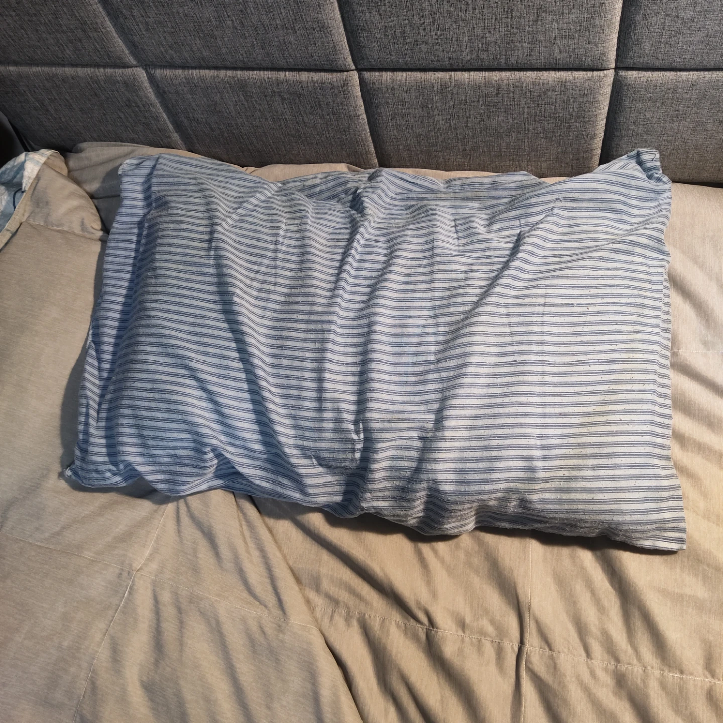 Grey Upholstered Headboard Bed Frame - photo 3