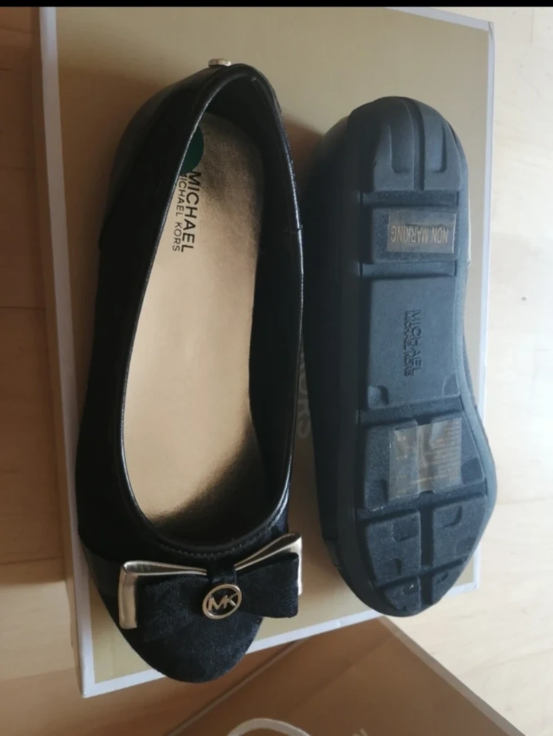 Brand New Michael Kors Black Ballet Flats Size 6 - photo 3