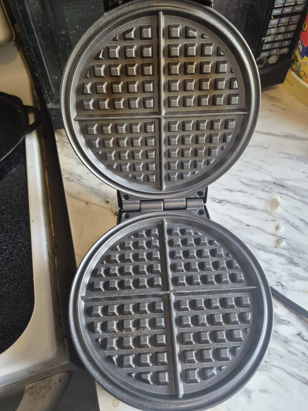 CucinaPro Waffle Maker - photo 3