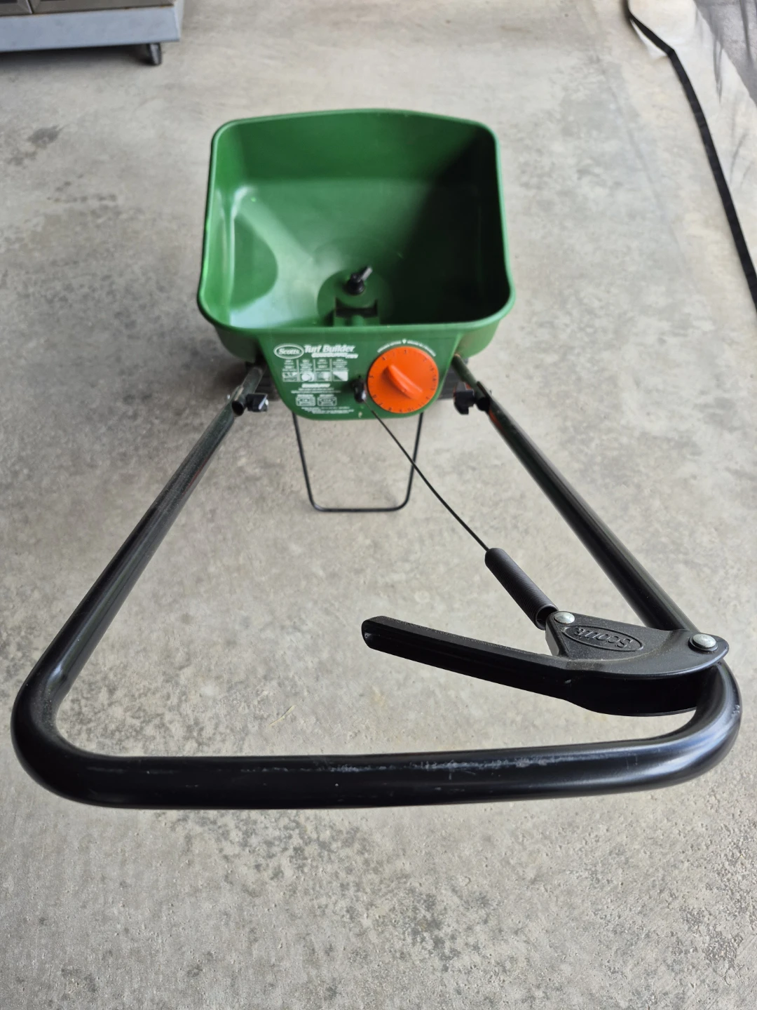 Scotts Turf Builder EDGEGUARD Mini Spreader