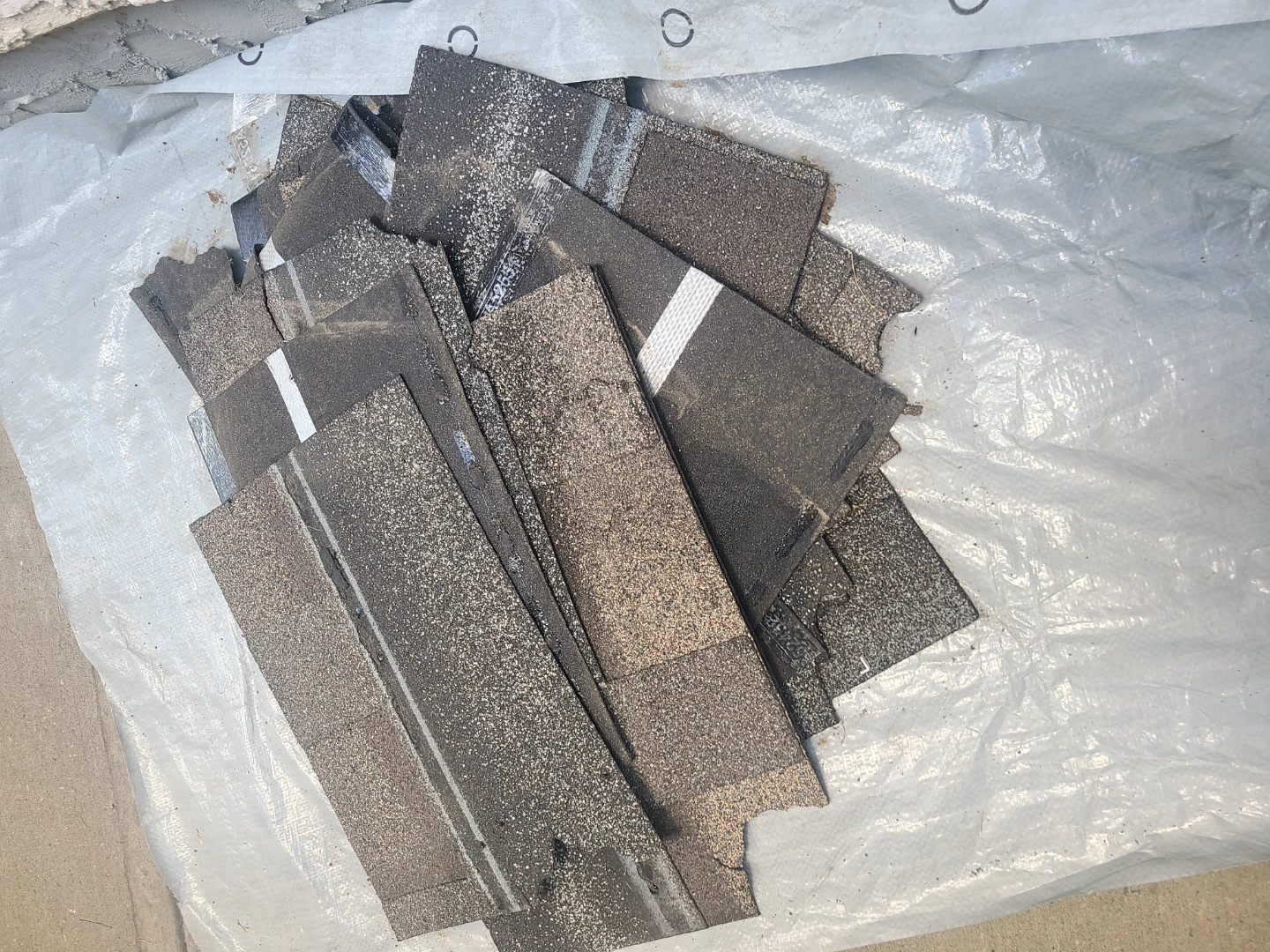 Bundle of Asphalt Shingles - photo 3