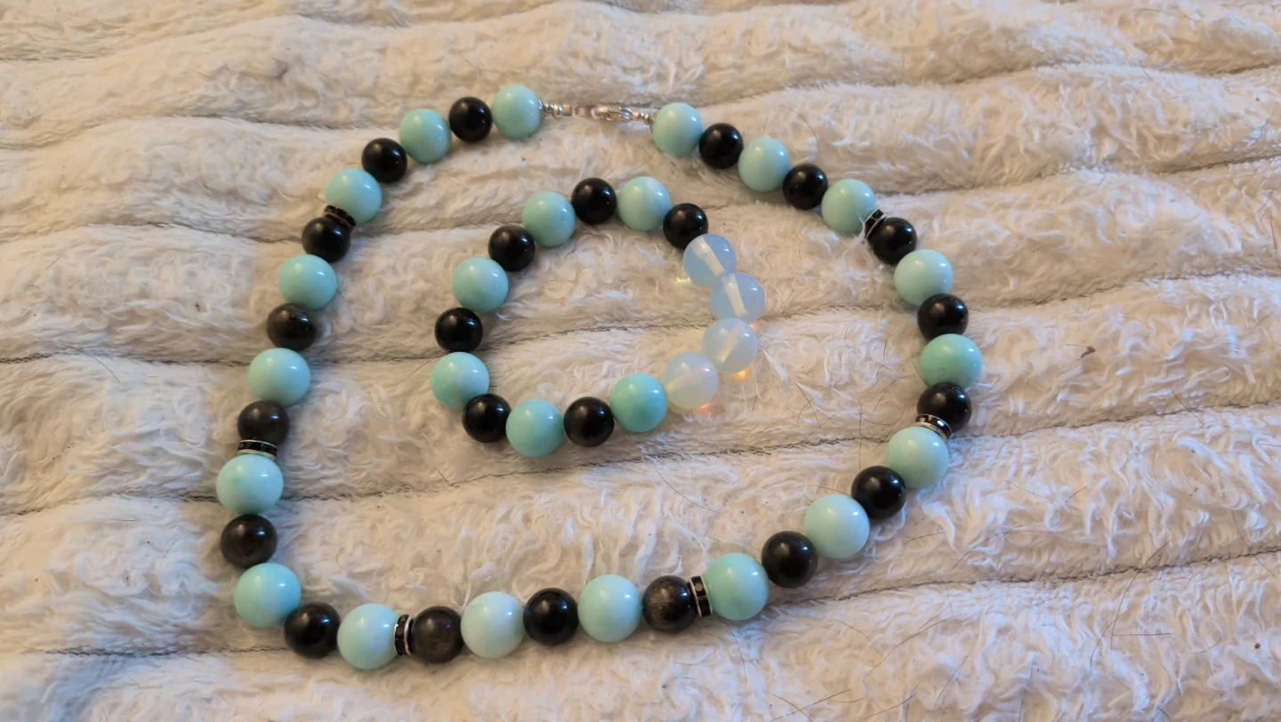 Light Blue Beaded Necklace and Bracelet Set - photo 2