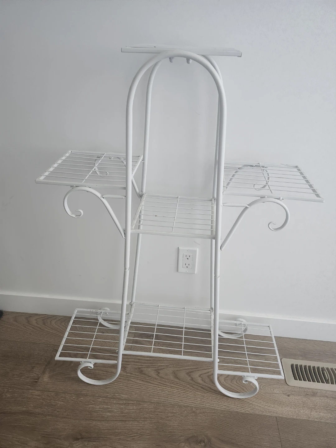 White Metal Plant Stand