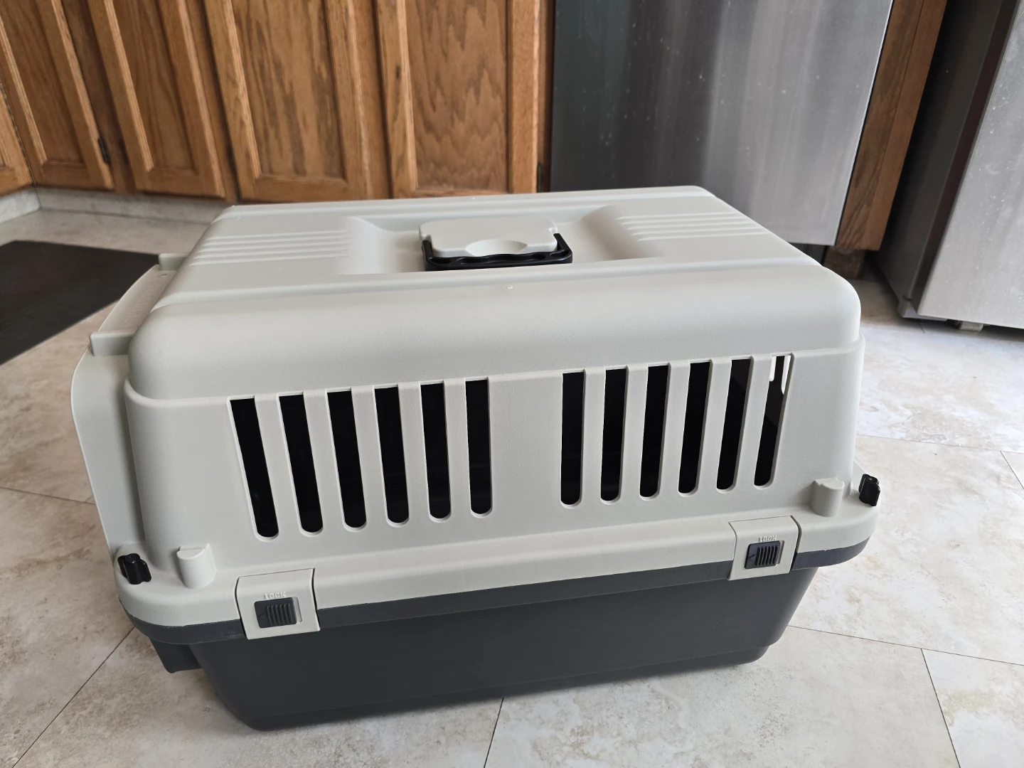 Pet Carrier-24 inch, For Cats or Dogs up to 25 lbs - photo 4