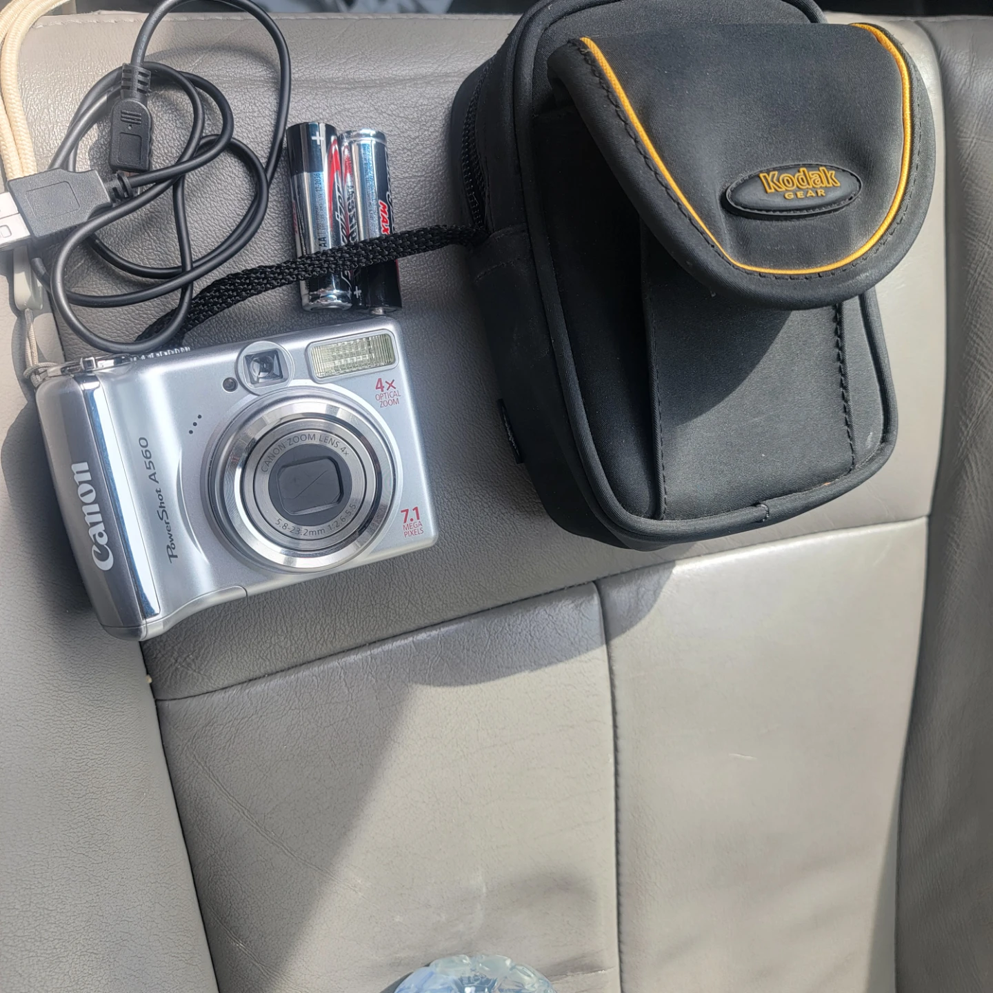 Canon PowerShot A560 Digital Camera