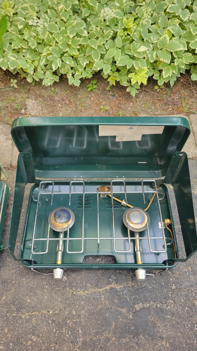 Coleman & OZARK TRAIL 2-Burner Stove - photo 2