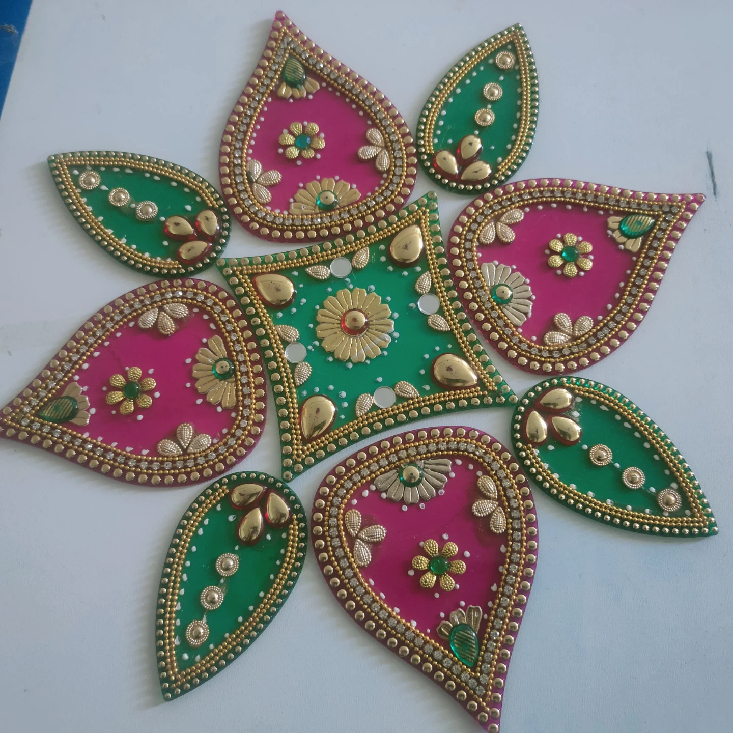 Decorative Rangoli Kolam Art Pieces (Set of 3) & 4 candles - photo 3