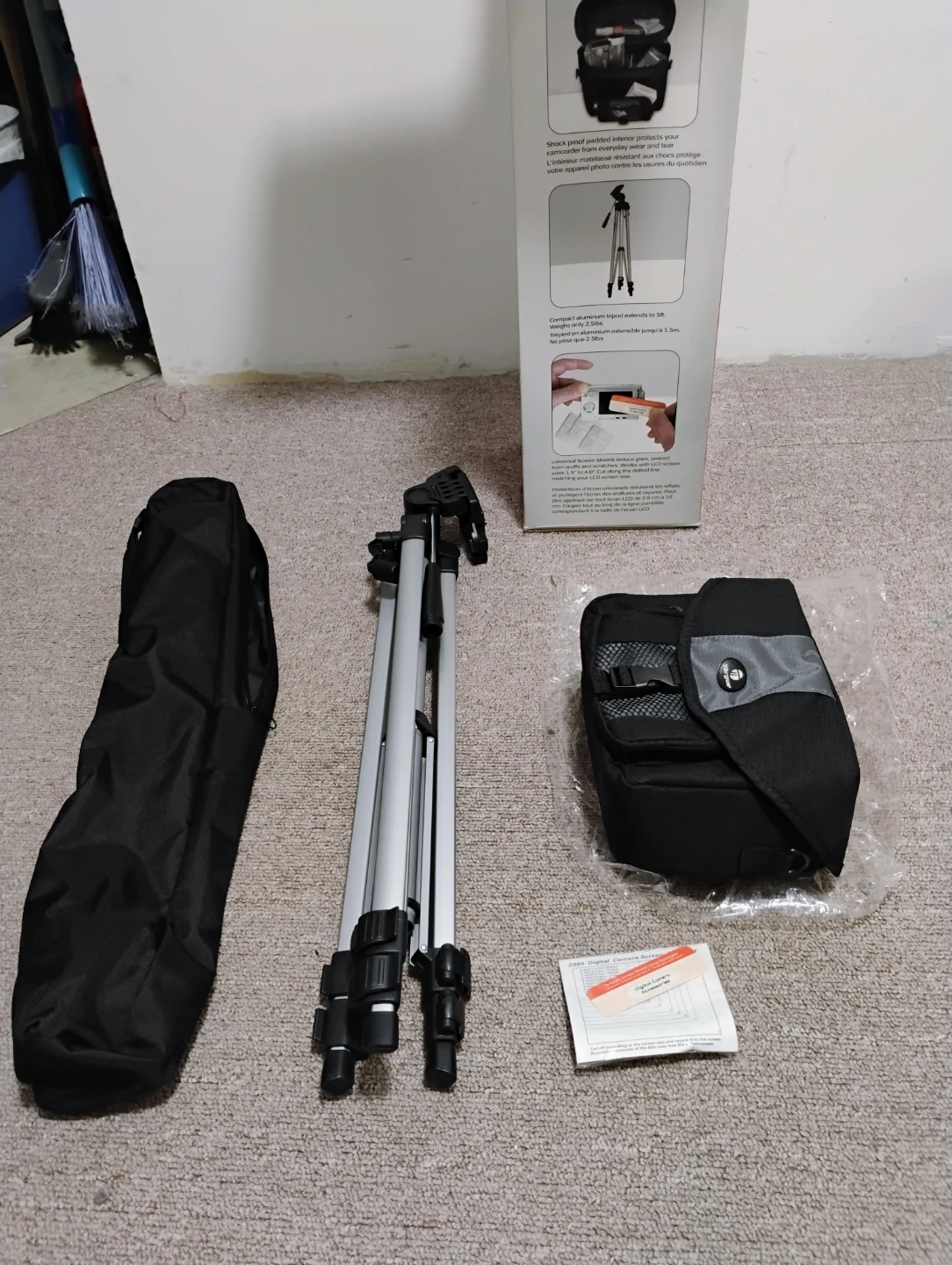 Targus Camcorder Starter Kit with Tripod & Case - photo 3