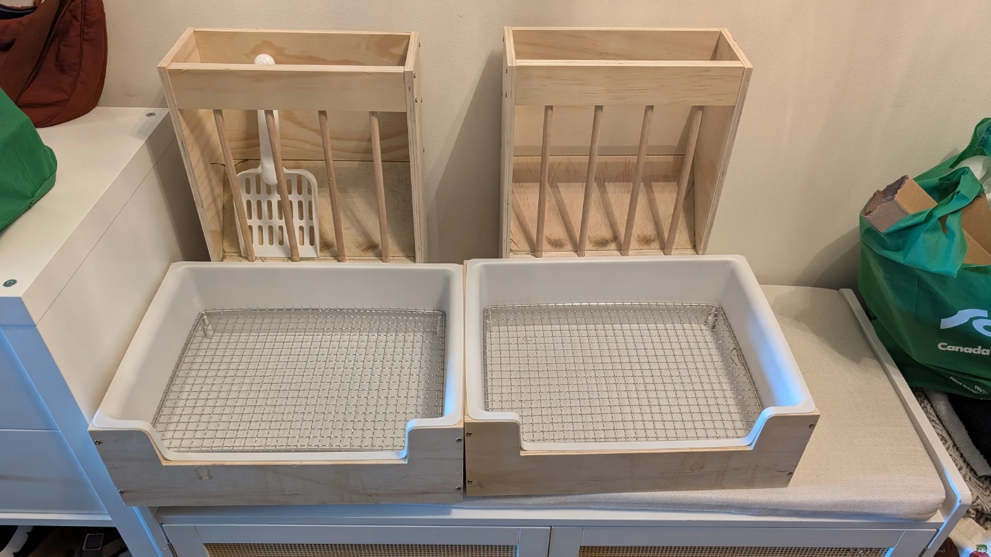 Small Animal Litter Box & Hay Feeder Set x2