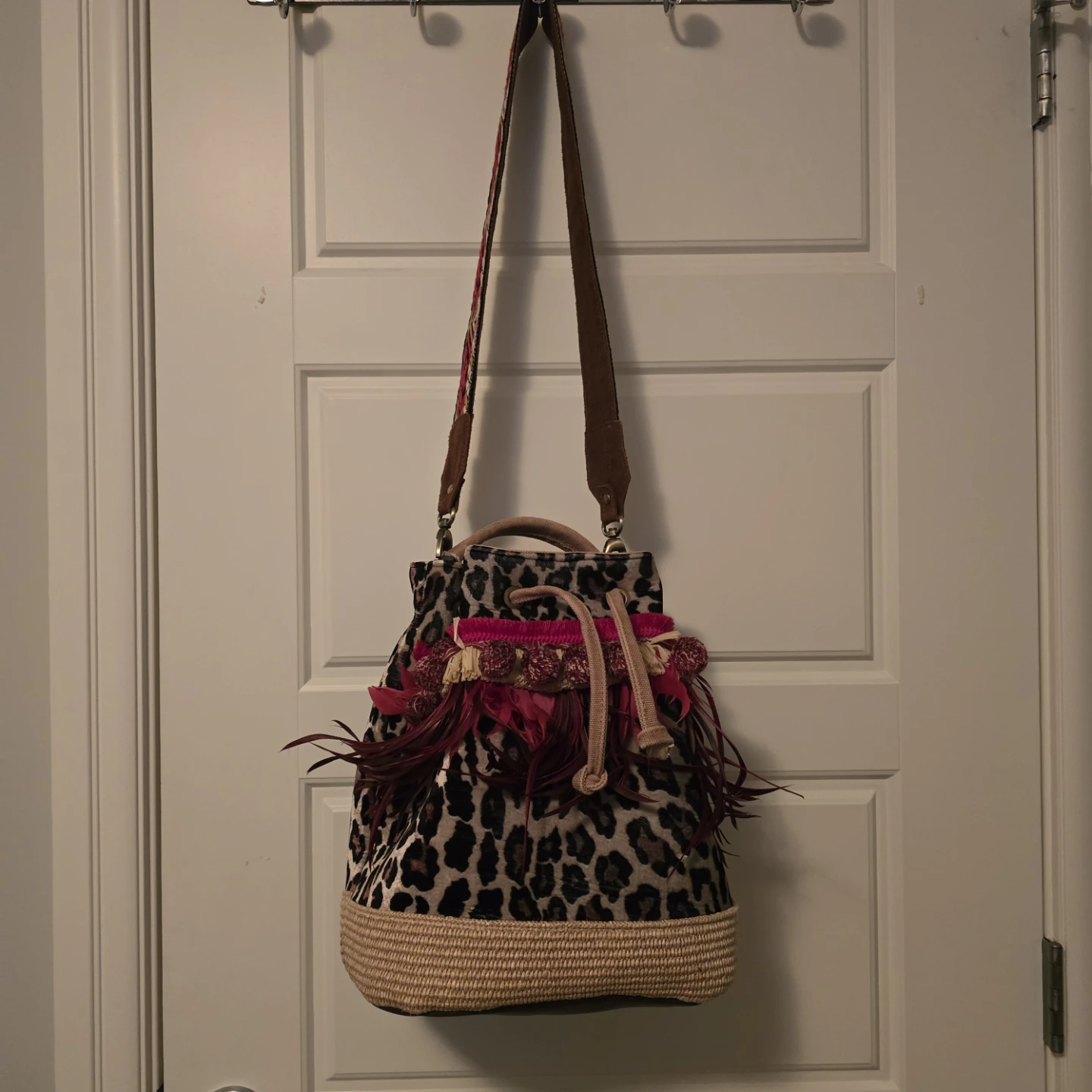 Made in Italy - ViaMailBag Leopard Print Bucket Bag