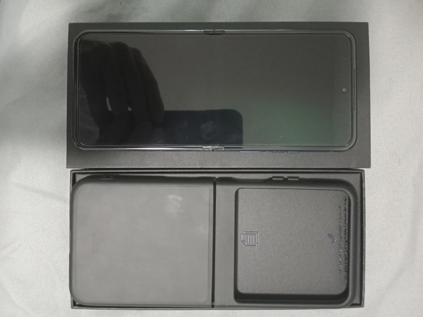 Motorola Razr Flip Phone - photo 4
