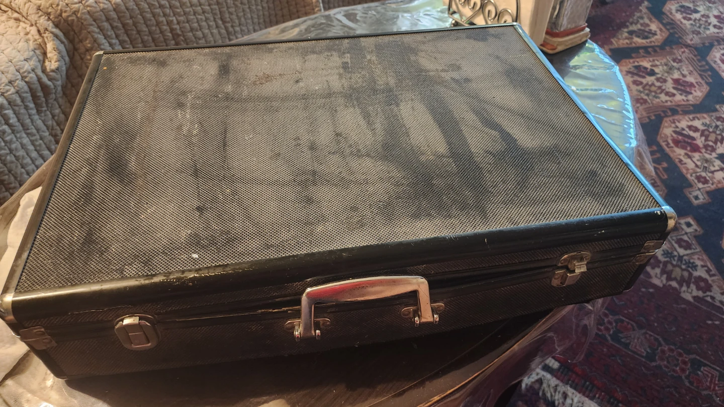 Pool Cue Stick Carrying Case with Accessories used - photo 4