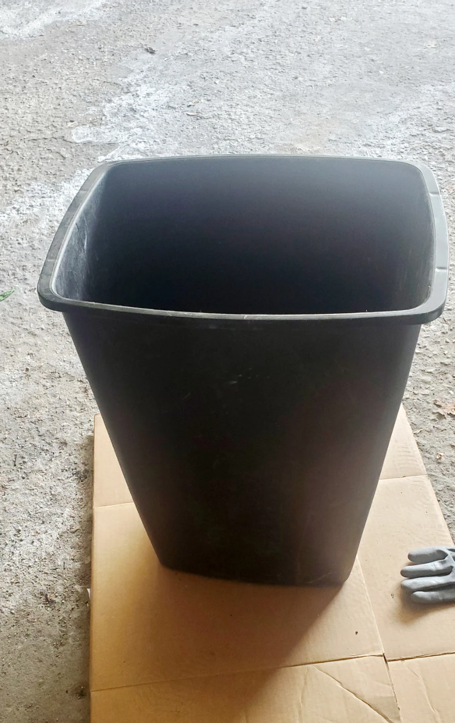Large Garbage Bin- FREE!