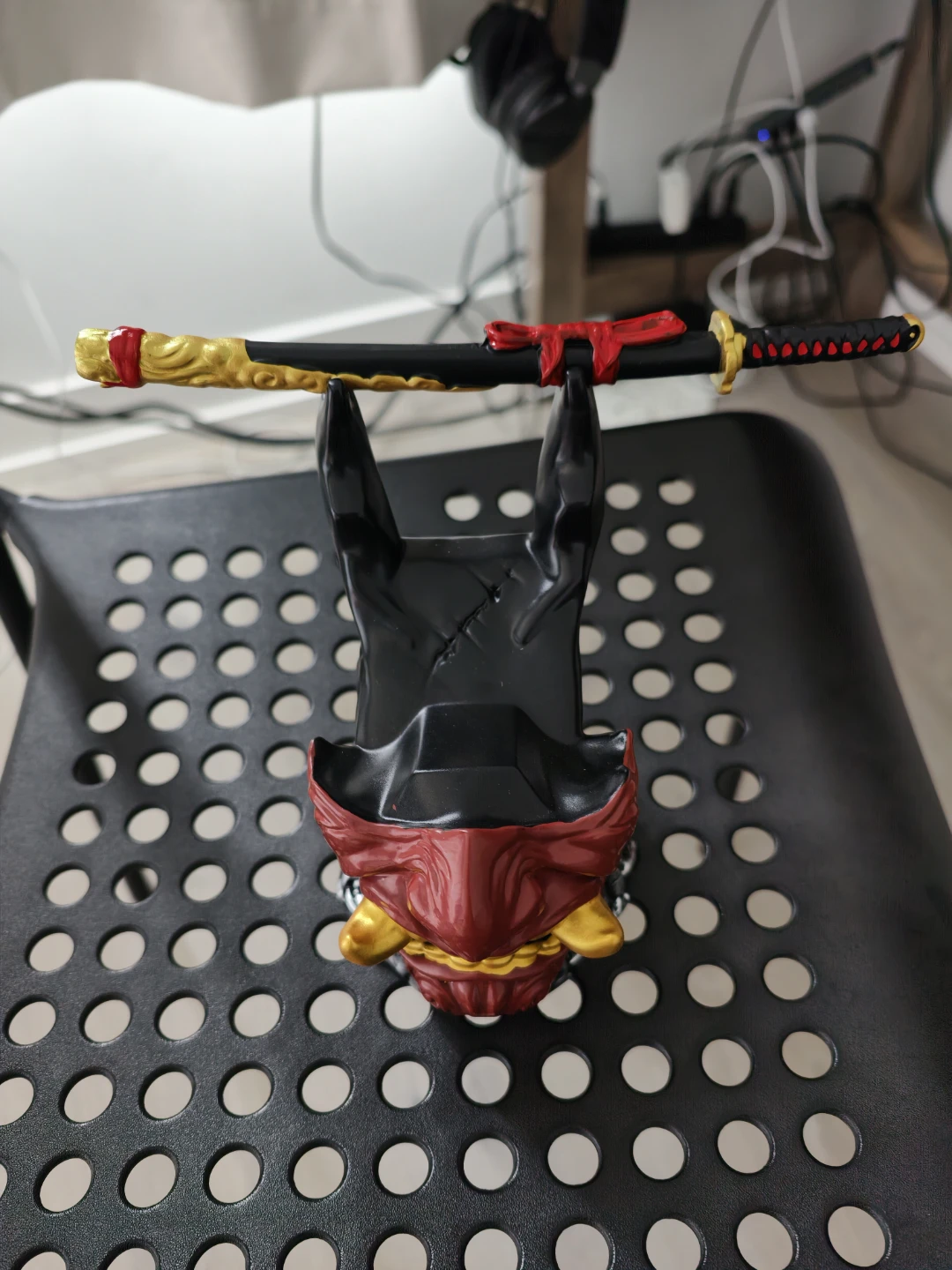 Samurai Mask and Sword controller stand - photo 2