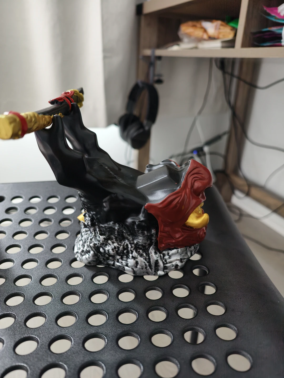 Samurai Mask and Sword controller stand - photo 5