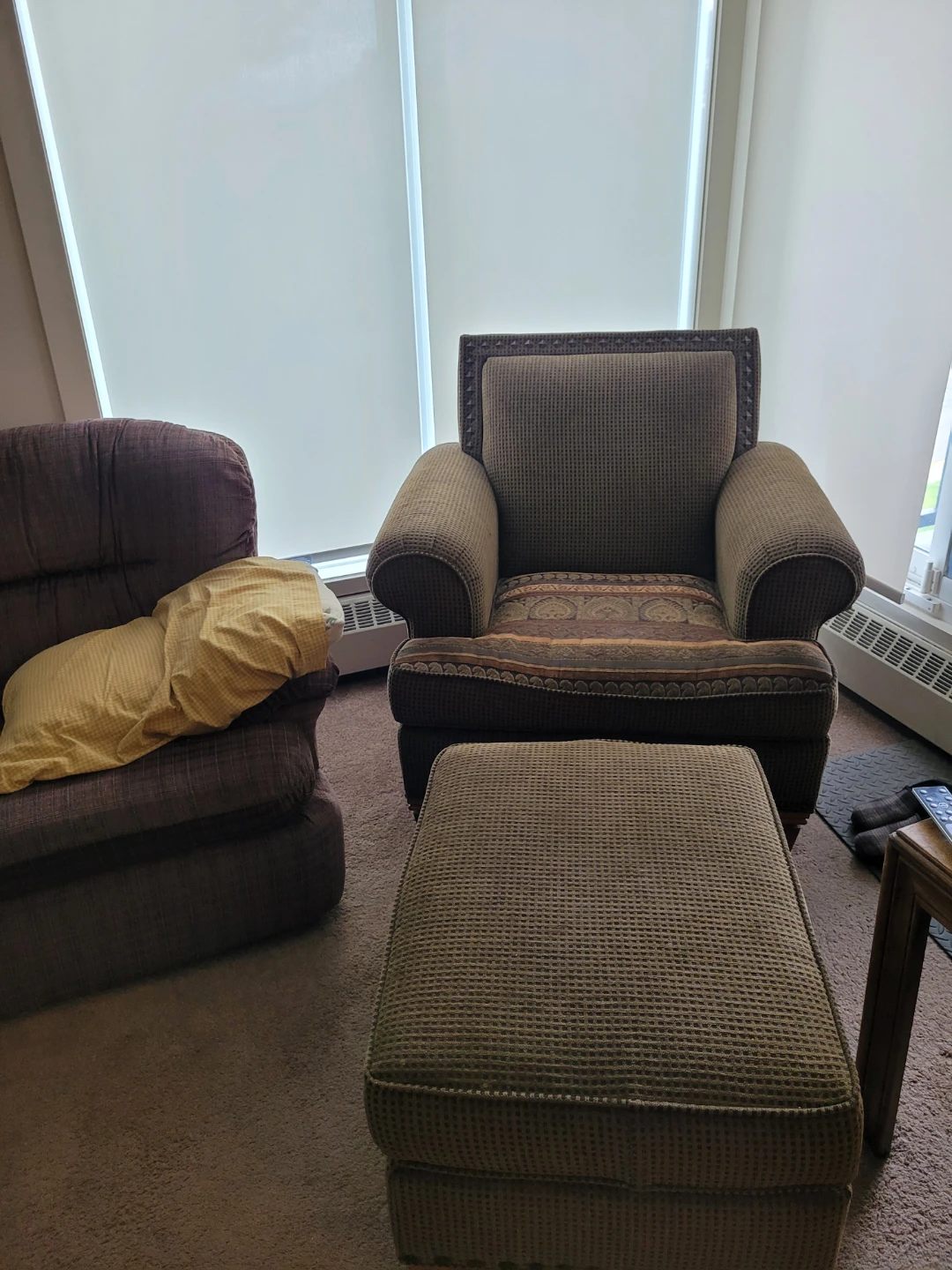 Accent Chair with Ottoman in excellent condition 60$