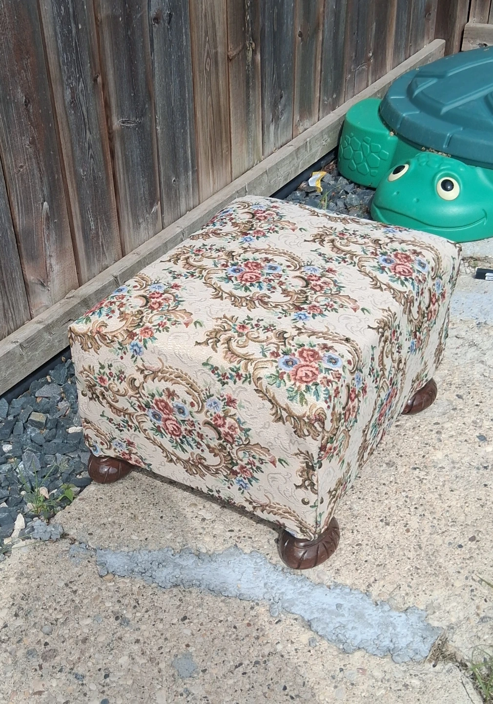 1940s vintage Floral Ottoman Footstool - photo 3
