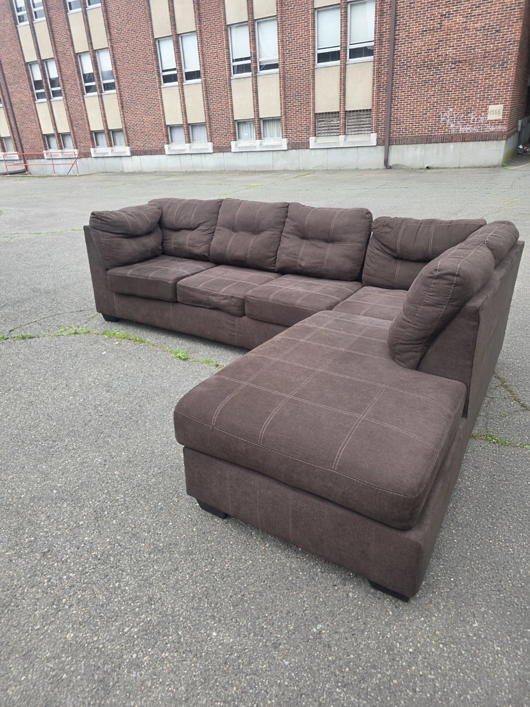 (DELIVERY AVAILABLE) ASHLEY  brown  Sectional Sofa with Chaise - photo 5
