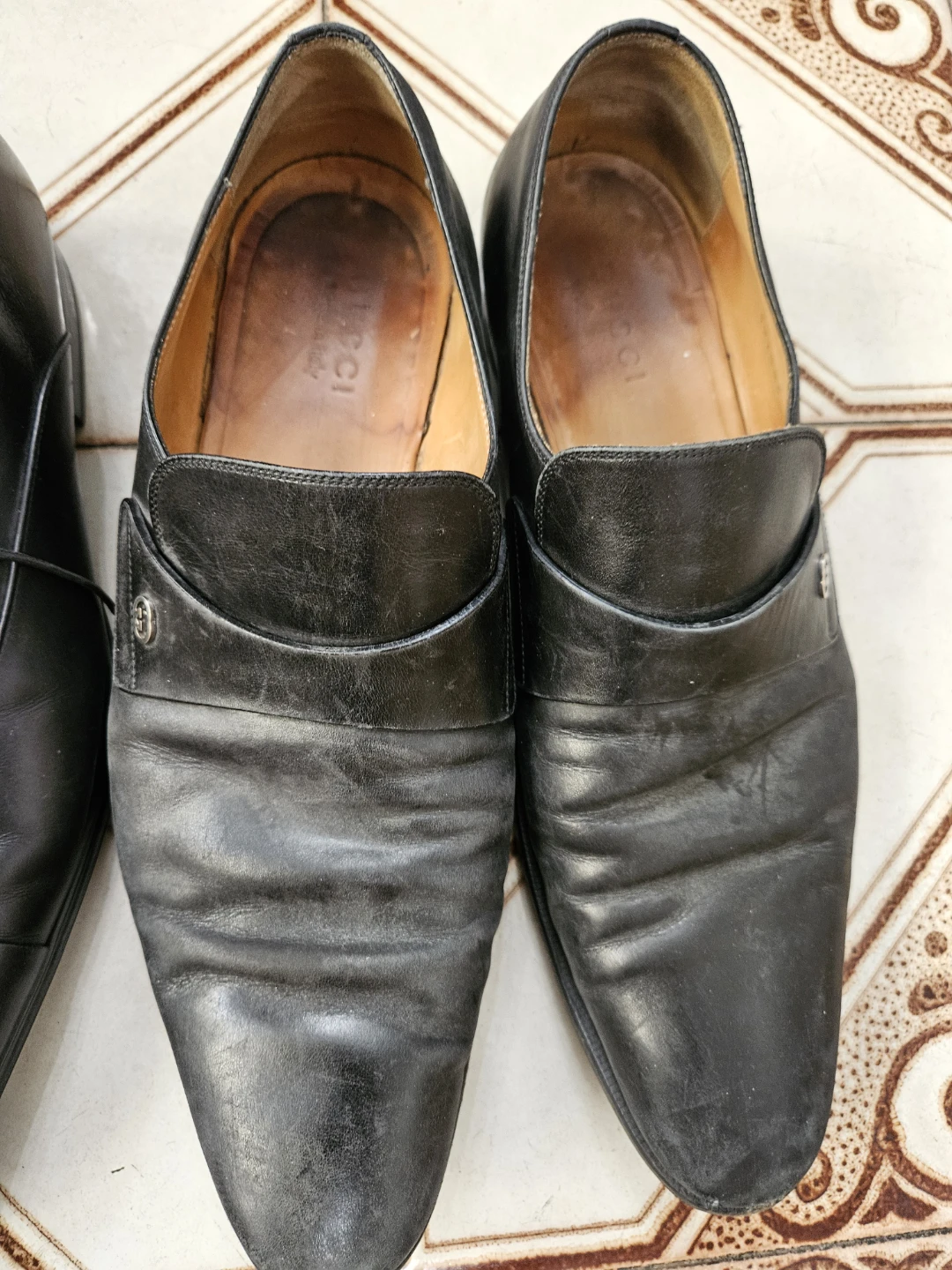 3 shoes .Ferragamo and gucci..size 9.5/10 - photo 4