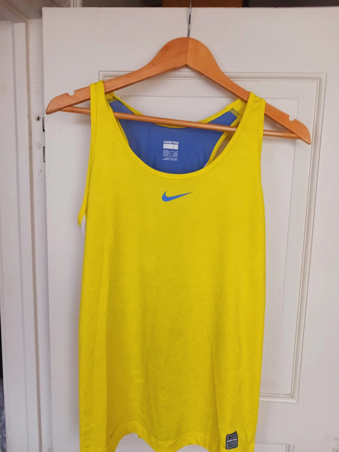 New !!! NIKE  Pro Tank Top - Yellow .Size Medium