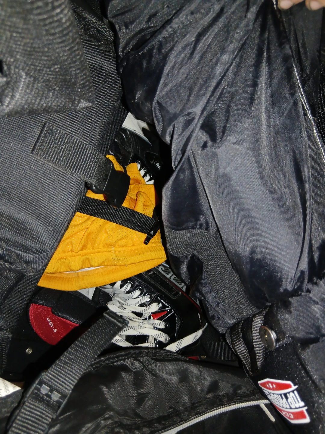 Bauer Hockey Equipment Bag with Gloves, Skates & Pants - photo 2